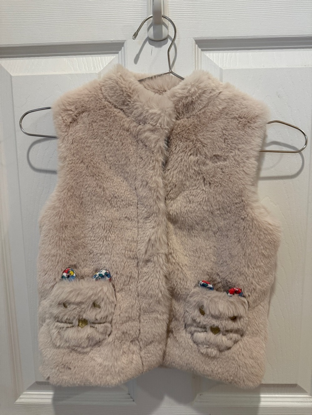 Mini Boden Girls Plush Faux-Fur Vest with Cat Pocket Details: size 6/7